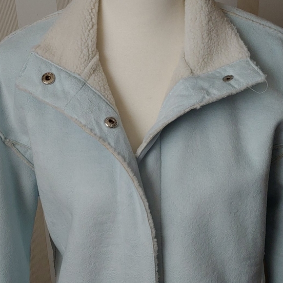 Lovely pale blue coat - Picture 6 of 6